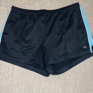 Abercrombie and Fitch active short in size large